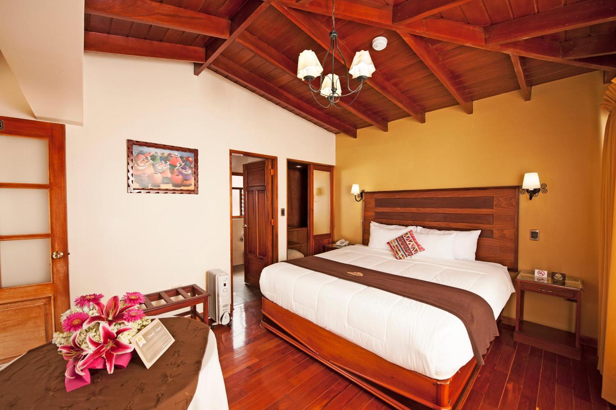 Hotel Mabey Urubamba Exterior photo
