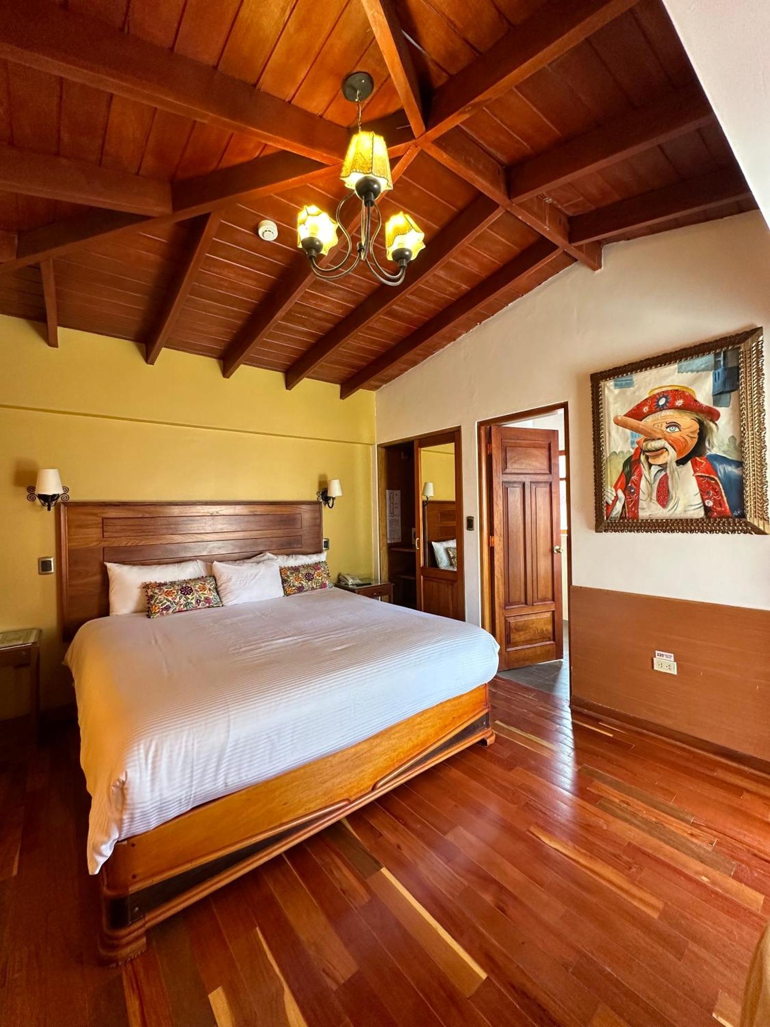 Hotel Mabey Urubamba Exterior photo