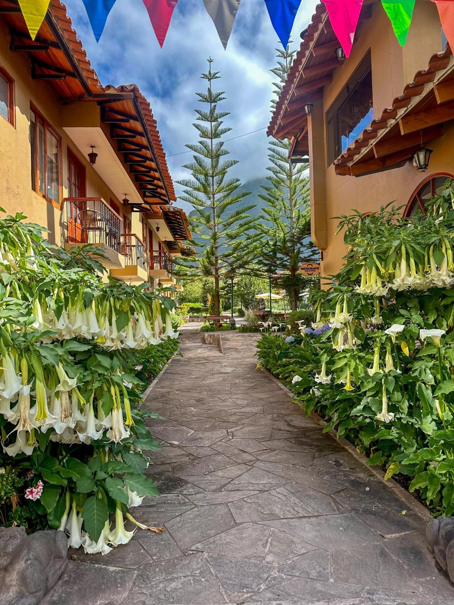 Hotel Mabey Urubamba Exterior photo