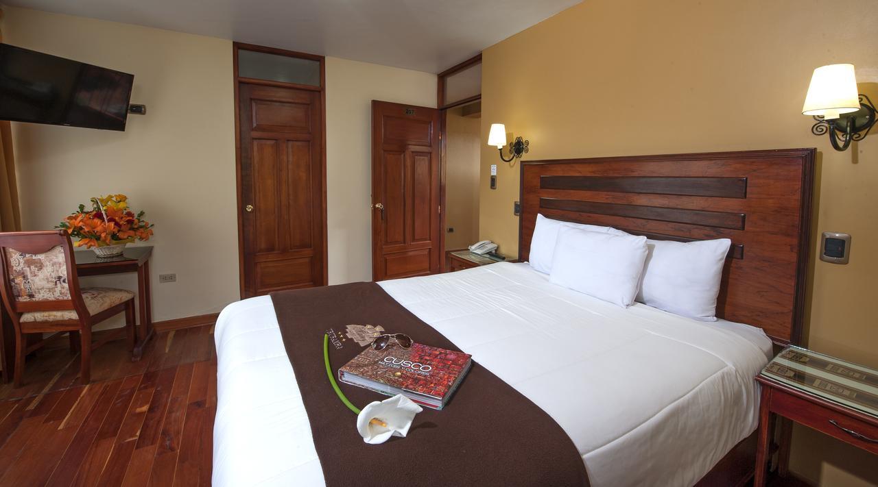 Hotel Mabey Urubamba Exterior photo